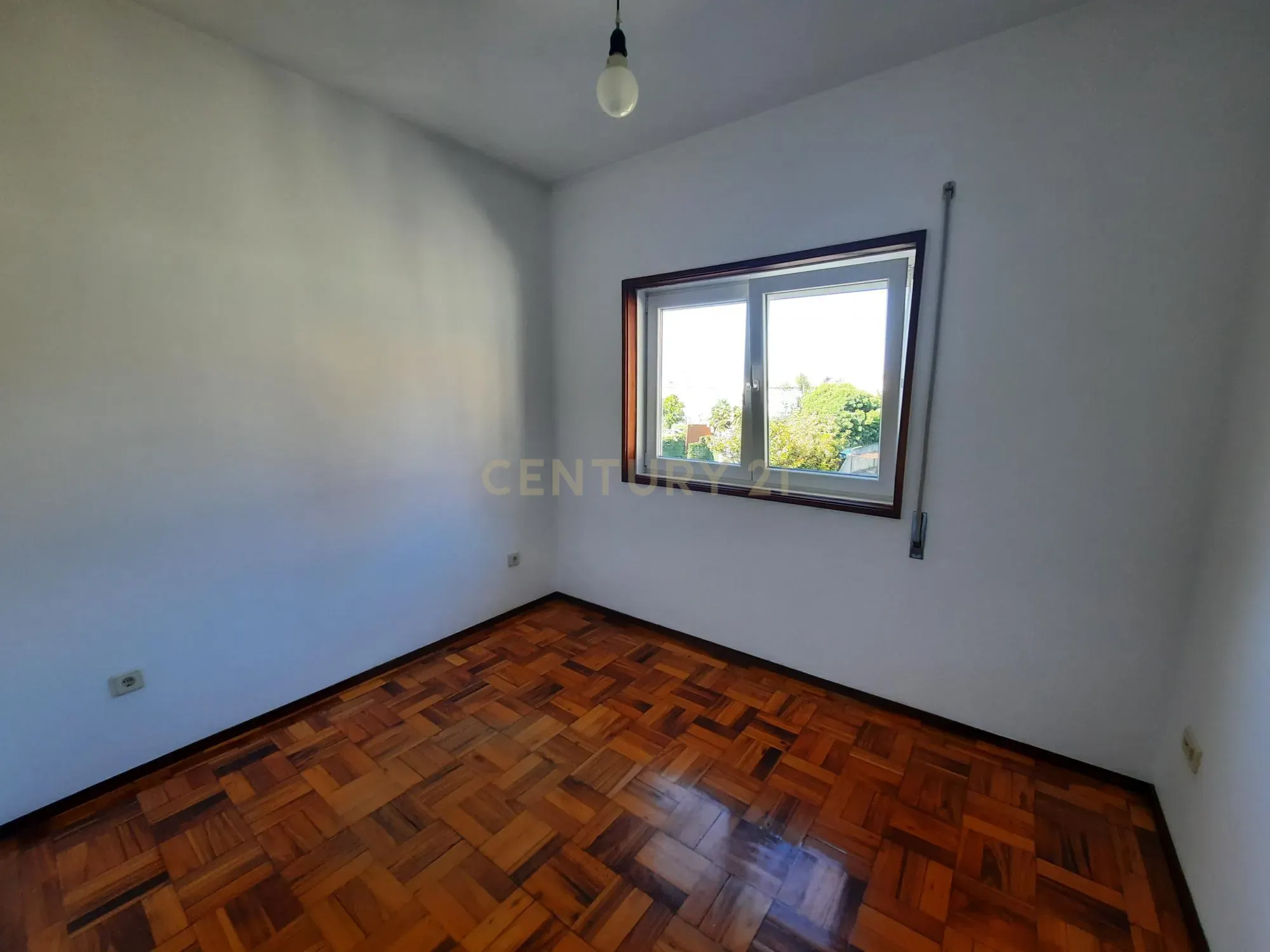 Arrendamento T2 com Terraço e Vistas Panorâmicas em Lordelo do Ouro – Porto - Image 8