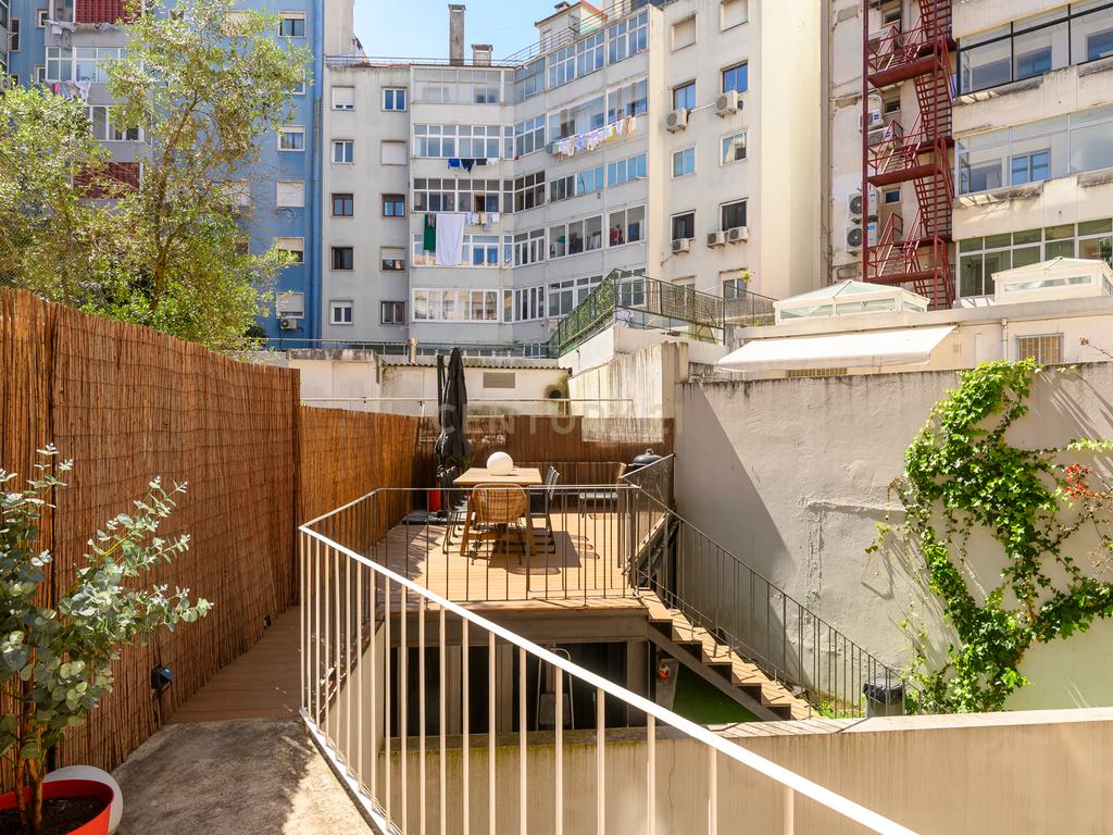 Moderno T3 com Terraço em Avenidas Novas, Lisboa - Image 33