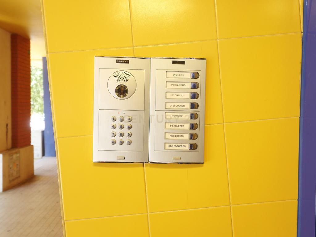 Apartamento T3 na Charneca da Caparica, com Vista e Conforto - Image 21