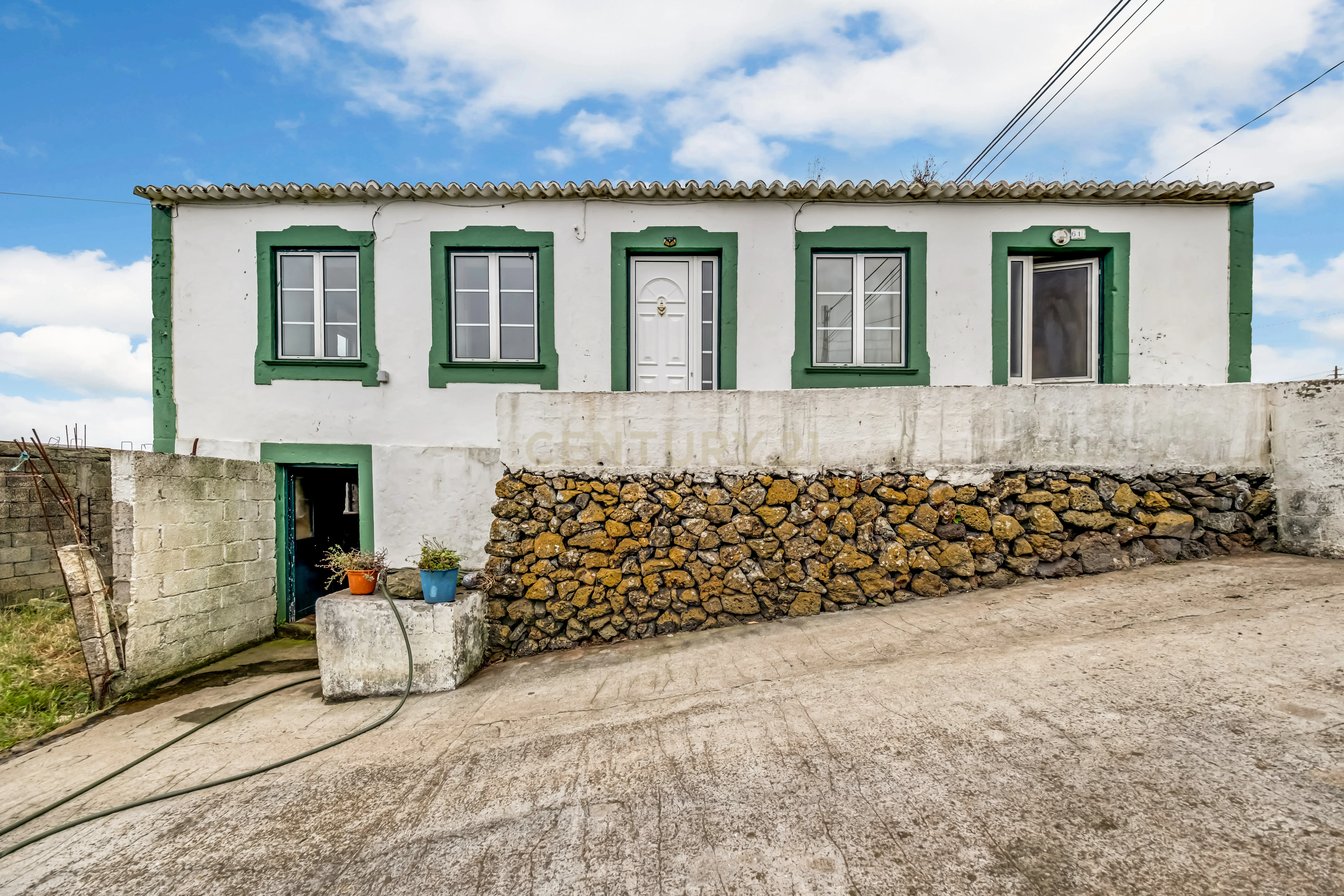 Fotografia 4 de Moradia para Remodelar com Terreno | Vila do Porto Judeu