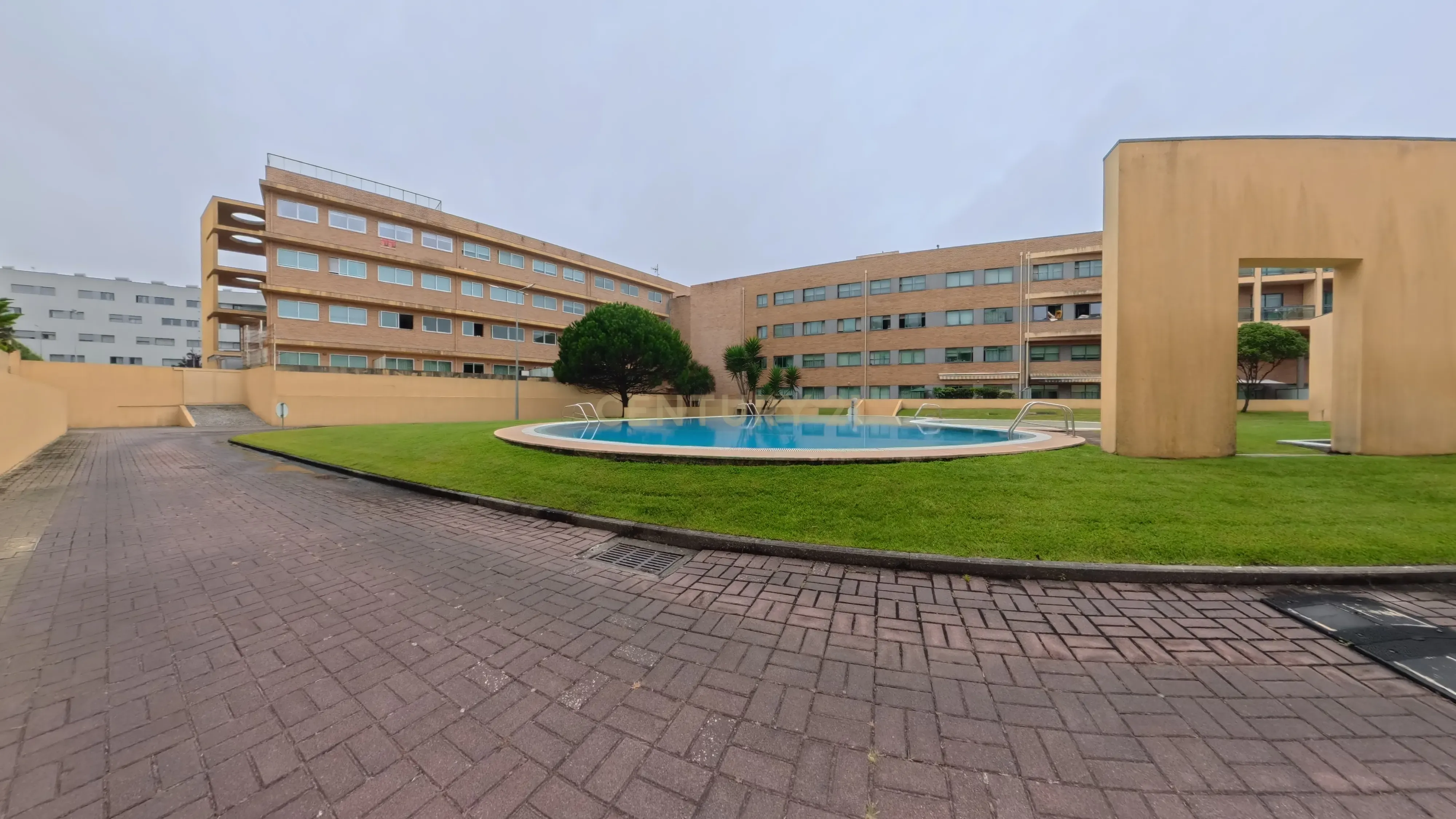 Apartamento T2 com Piscina,  junto ao Hospital da Luz