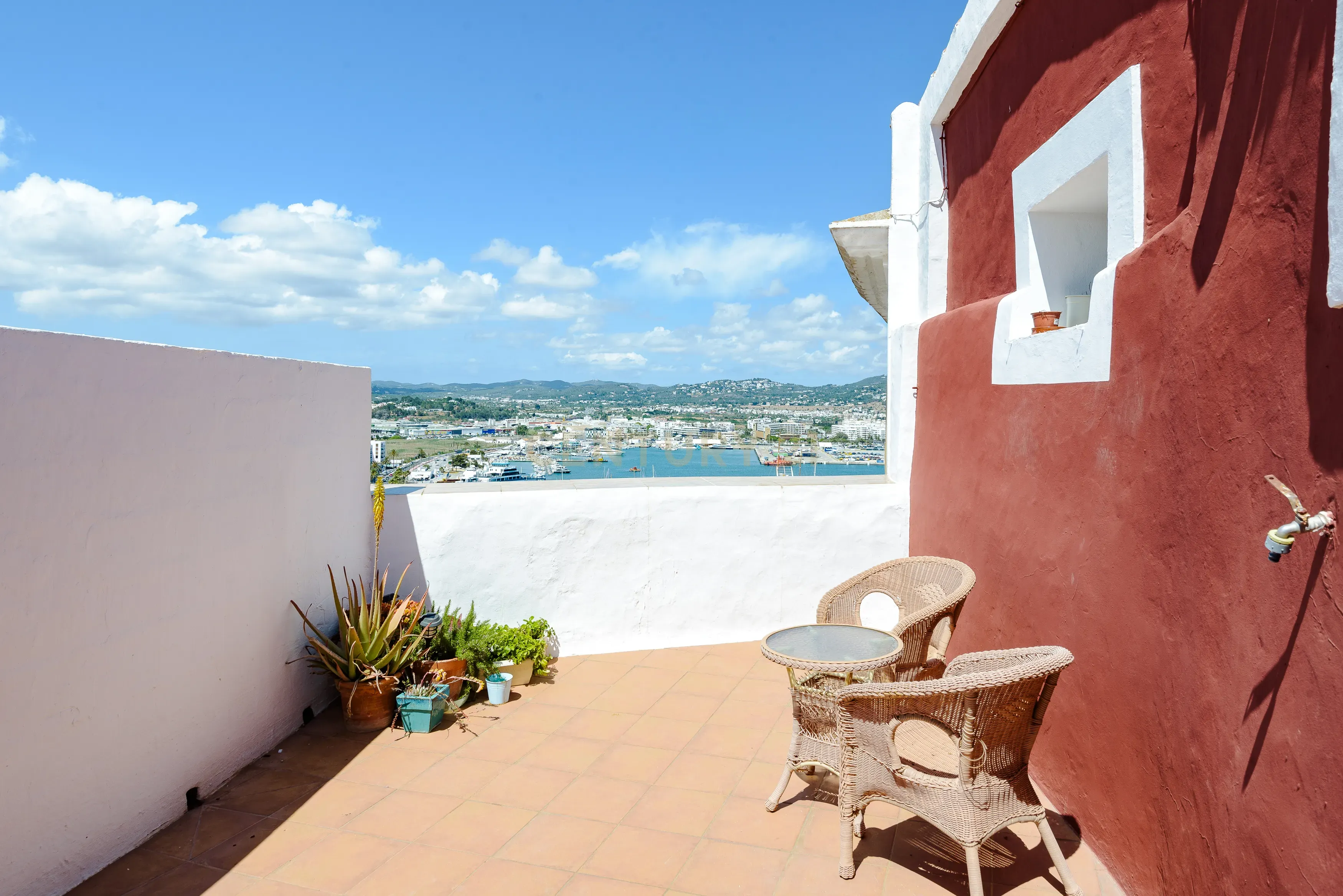 À venda: Casa histórica com grande potencial em Dalt Vila – Ibiza - Image 32