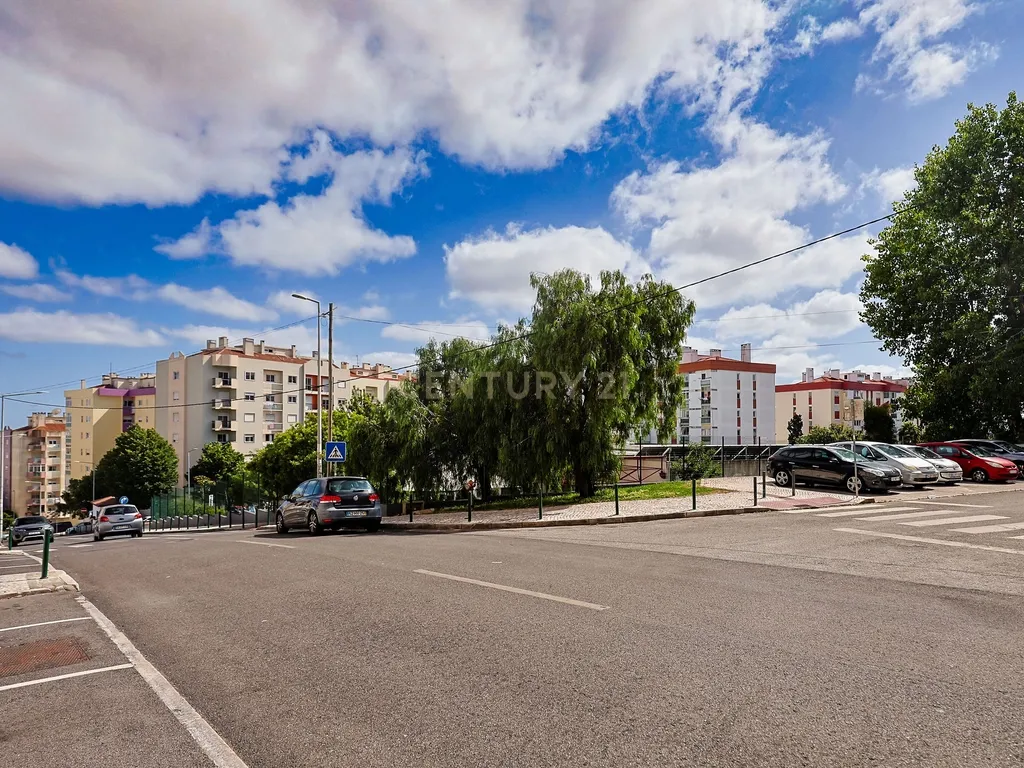 š” T1 com Vista Mar | Rua Pedro Nunes, Monte AbraĆ£o ā Sintra - Image 24