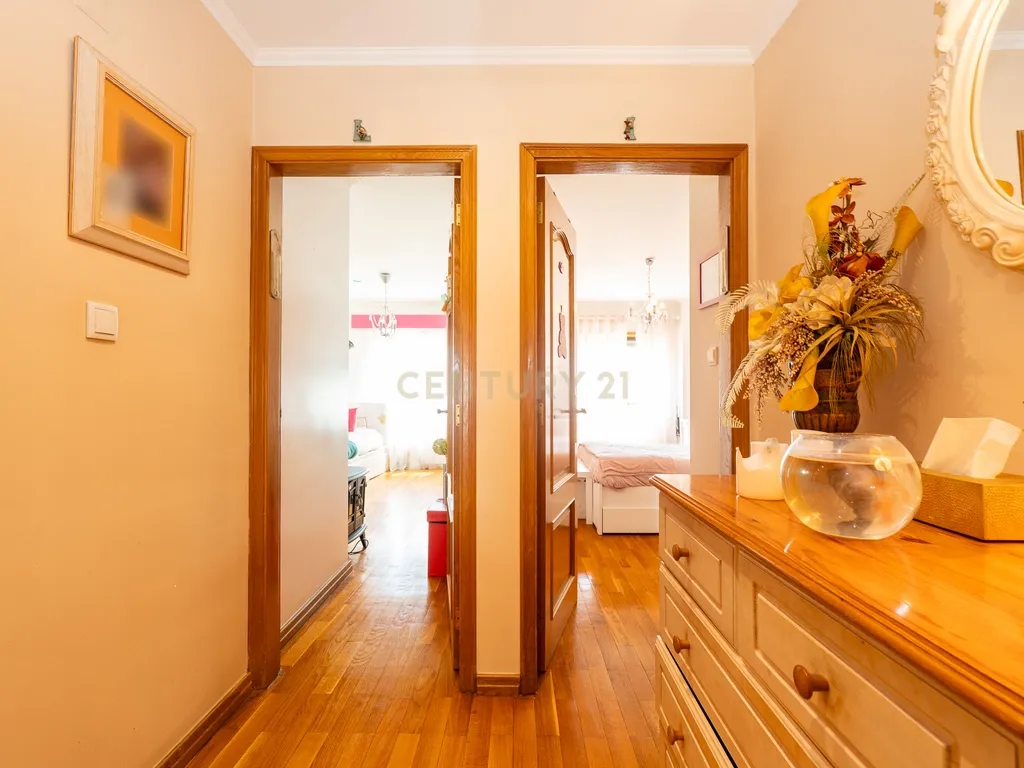 Apartamento T3 com Parqueamento – Quinta Nova, Odivelas - Image 22