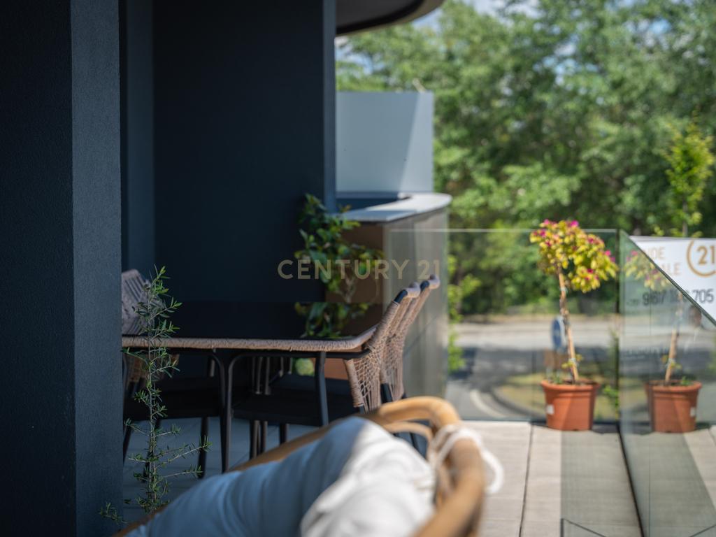 Luxuoso Apartamento Novo com Vista Parque em Lousada - Image 36