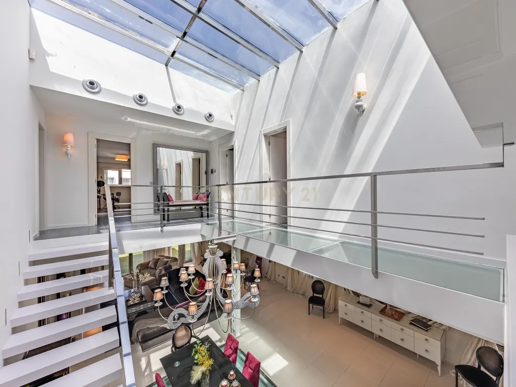 Villa de Design em Segunda Linha de Mar em Sitges com Mobiliário de Marcas de Luxo - Image 37