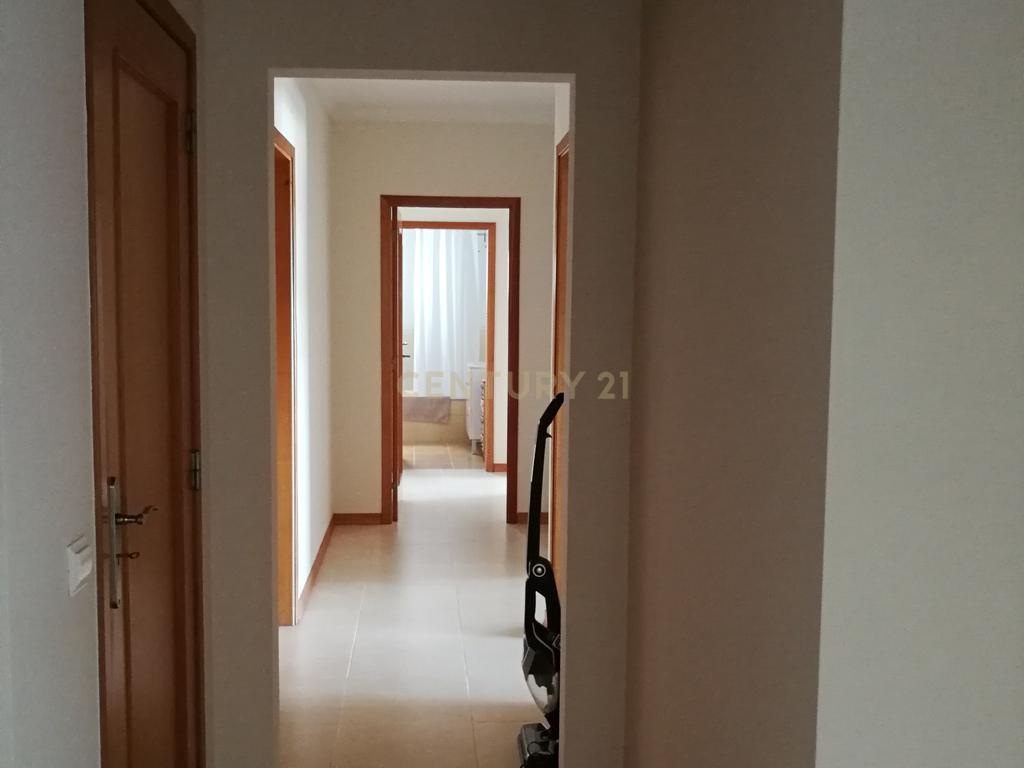 Apartamento T3 – Centro de Portimão - Image 10
