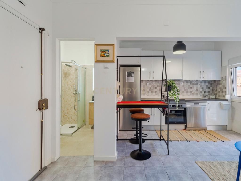 Apartamento T-0 convertido em T- 1 - Image 2