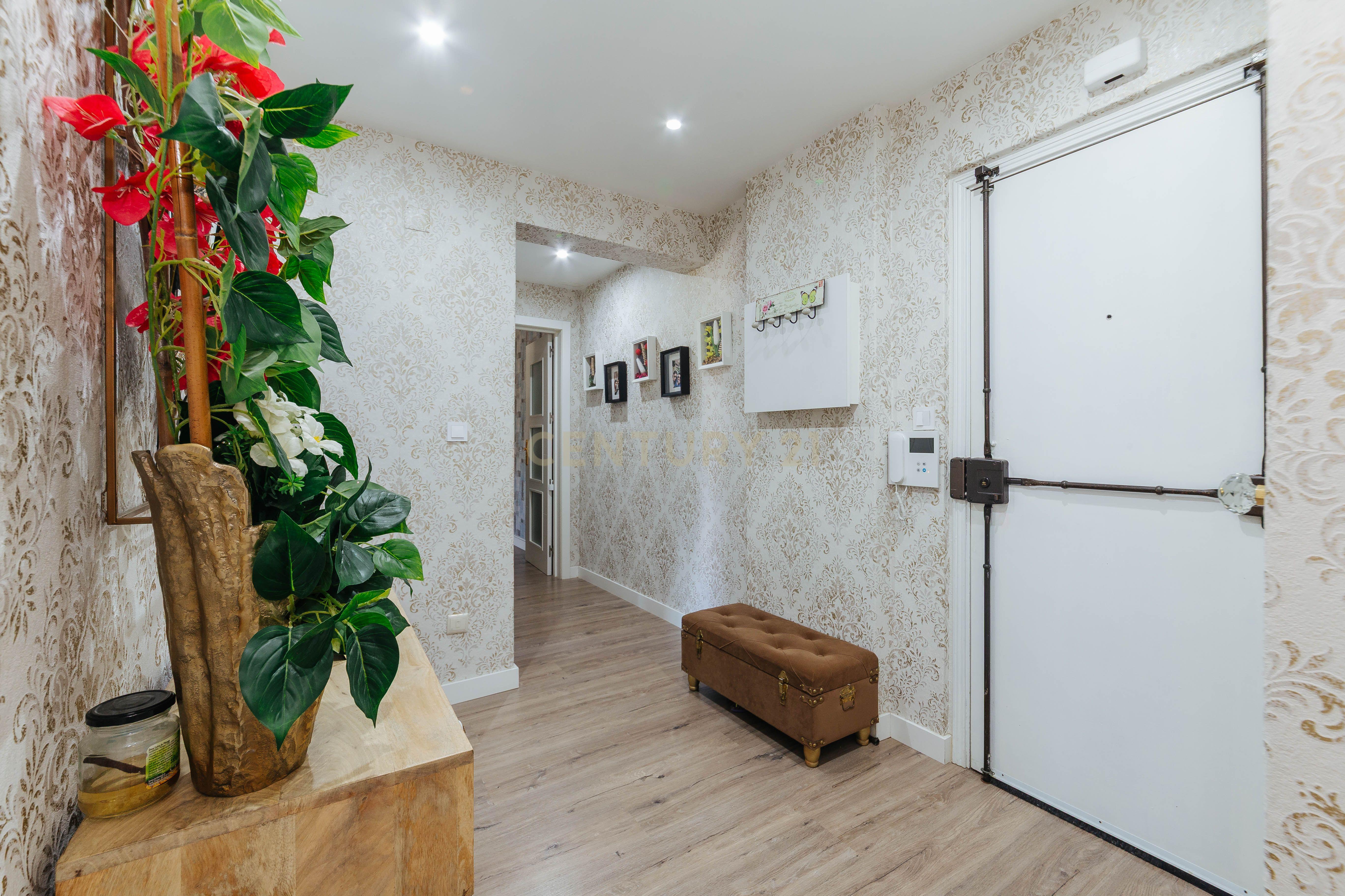 Fotografia 3 de Apartamento T2 Remodelado em Sacavém