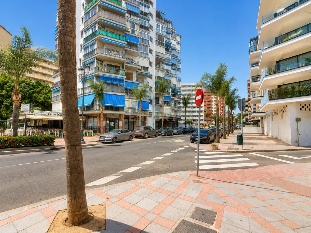 Apartamento Luminoso com Terraço e Garagem a 400 Metros da Praia em Fuengirola - Image 31