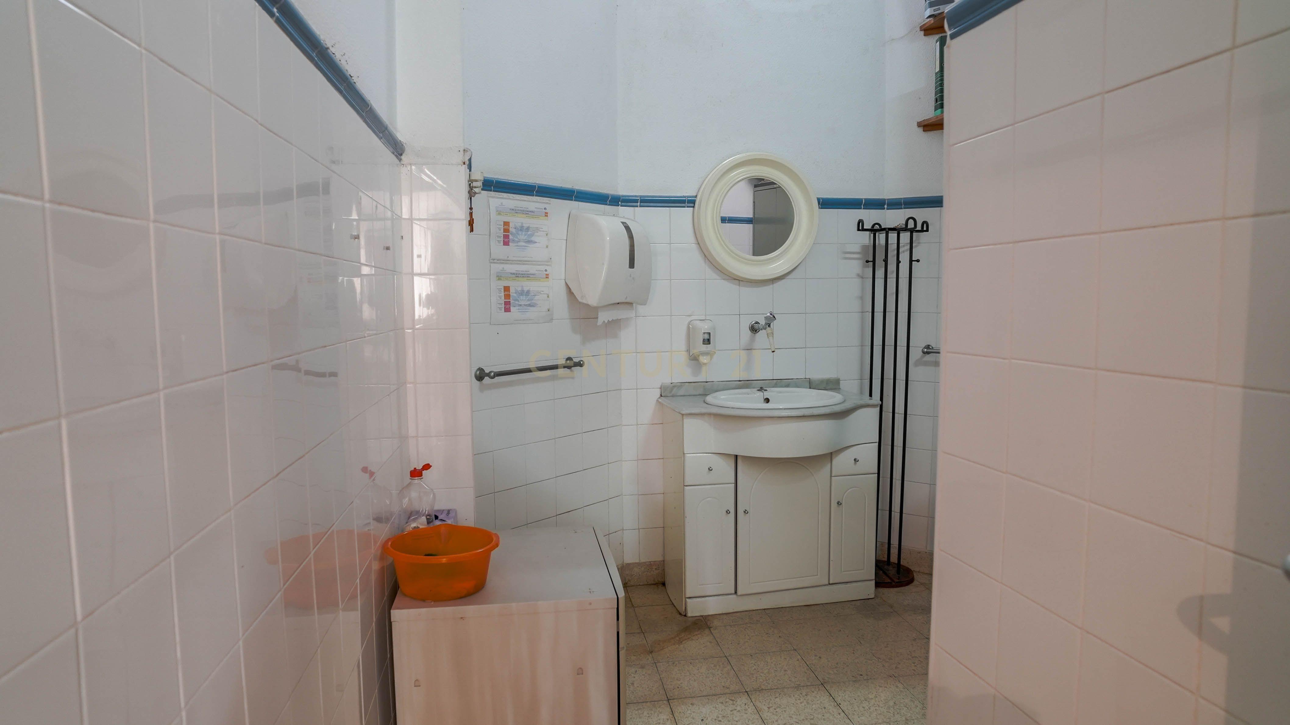 Espaço Versátil com Localização Privilegiada - Image 6