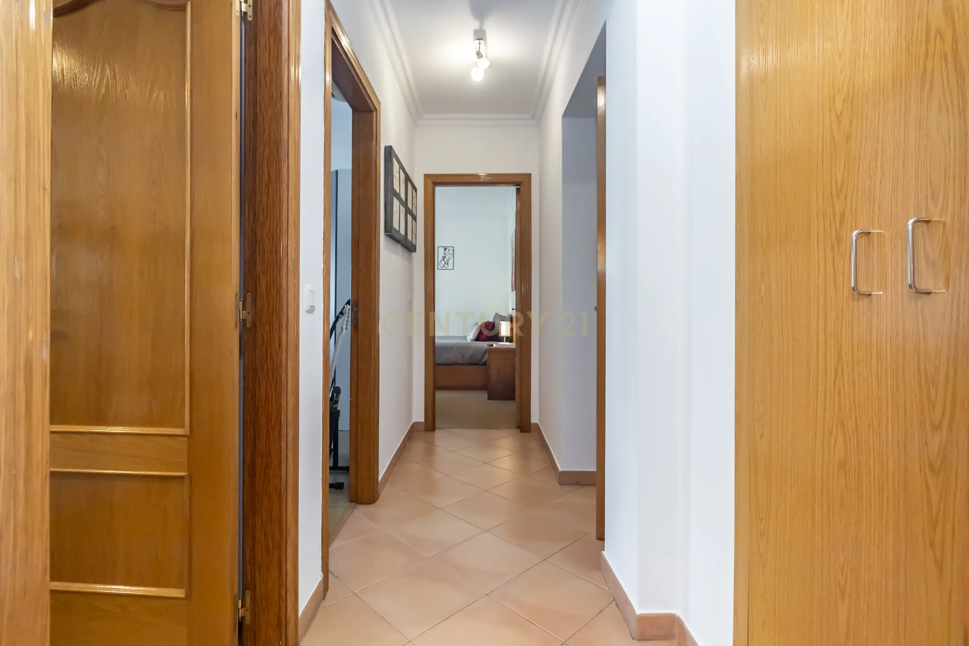 Fotografia 12 de Espaçoso apartamento T3 com parqueamento em S.Gabriel- Setúbal