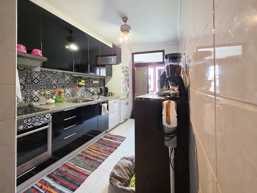 Apartamento T3 no Centro de Paredes – Espaço, Conforto e Localização Privilegiada - Image 6