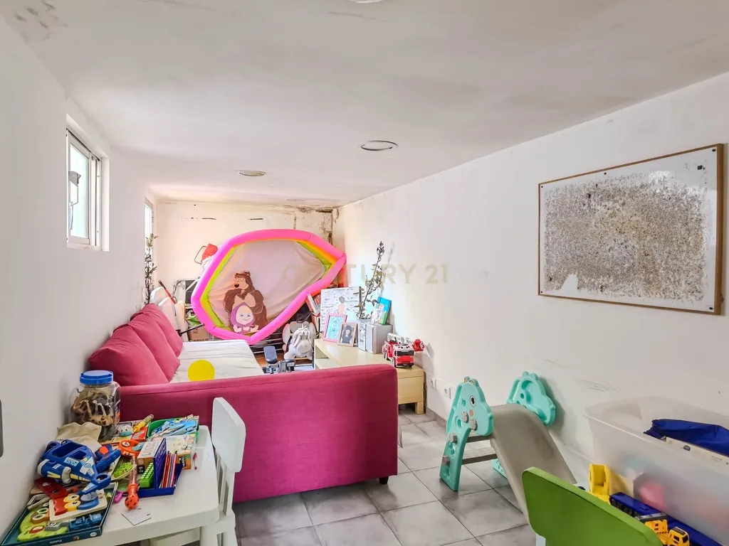 Moradia Bi-familiar T2 + T2 - Mafamude, Vila Nova de Gaia - Image 22