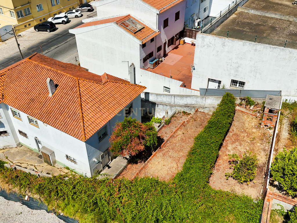 Duas Casas Numa Só: Espaço, Centralidade e Natureza em Palmela - Image 60