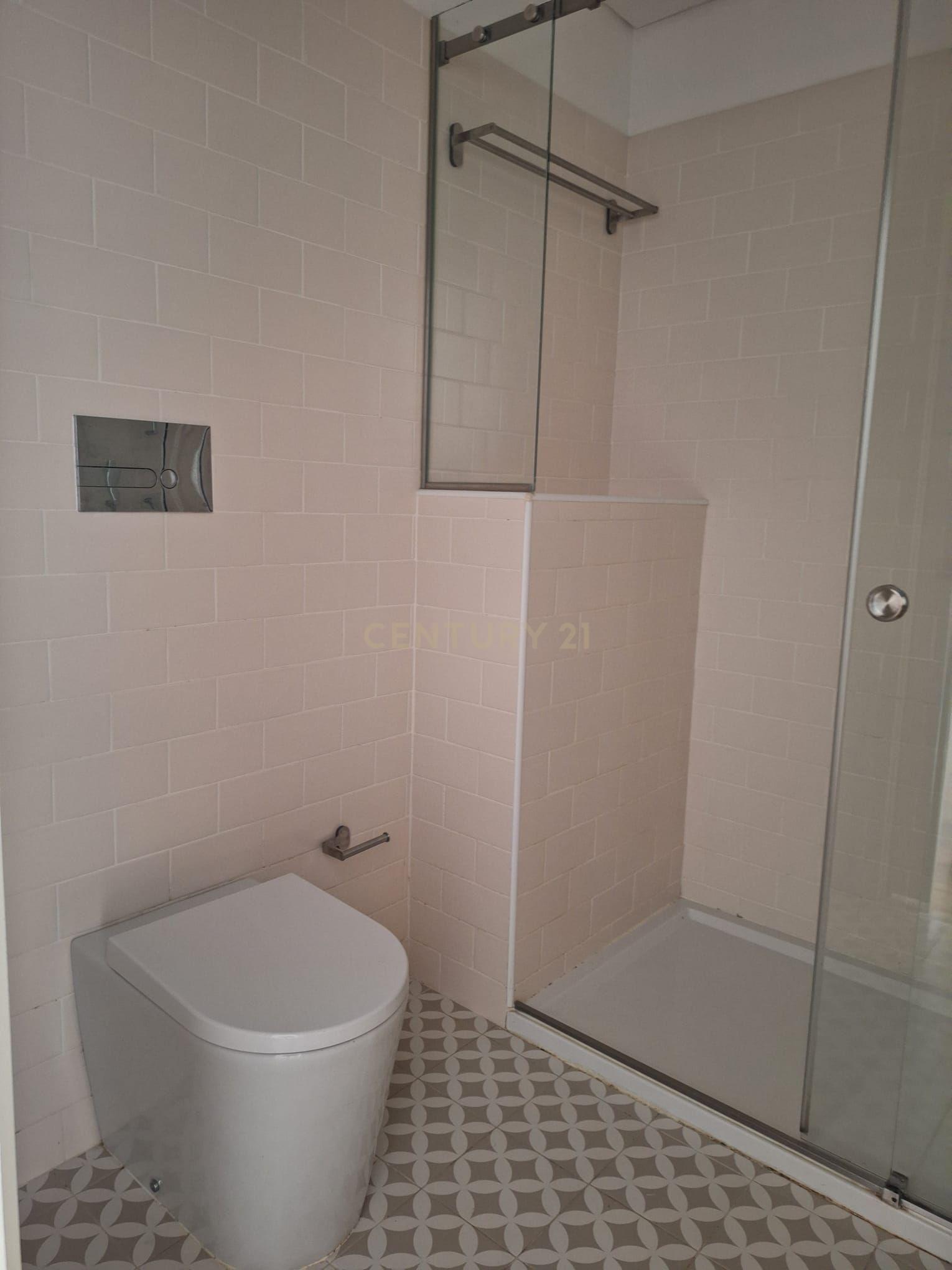 Apartamento T2 moderno na Rua do Bonfim, Porto. - Image 16