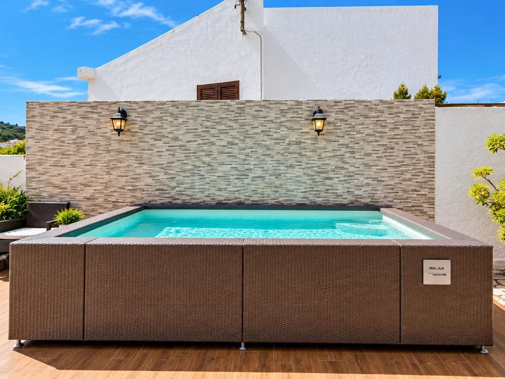Moradia Isolada T6 com Vista Mar e Amplo Espaço Exterior – Sesimbra - Image 7