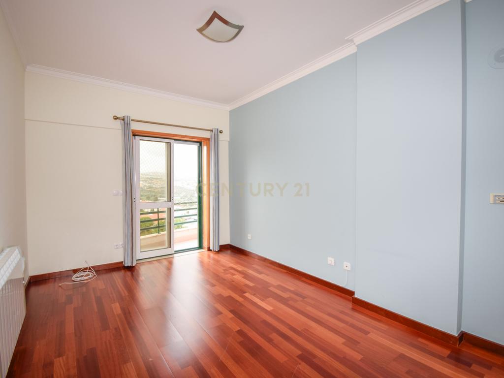 Apartamento T3 em Loures com Garagem - Image 16
