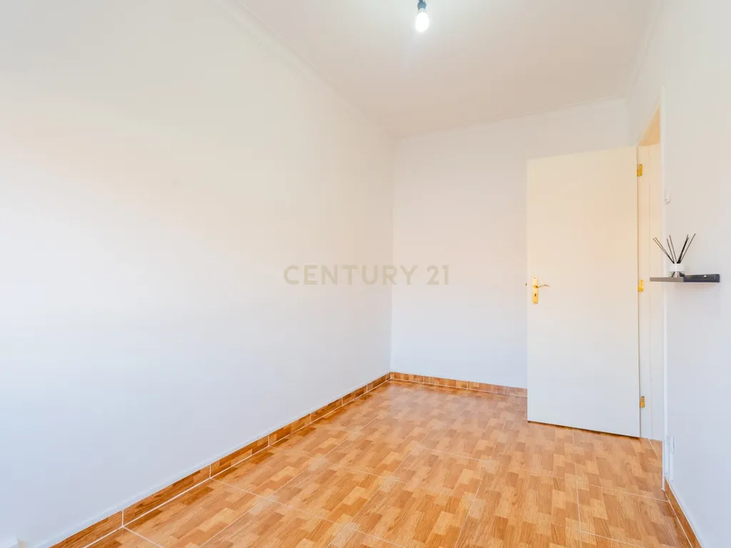 Apartamento T2 para Arrendar – Idanha / Belas - Image 18
