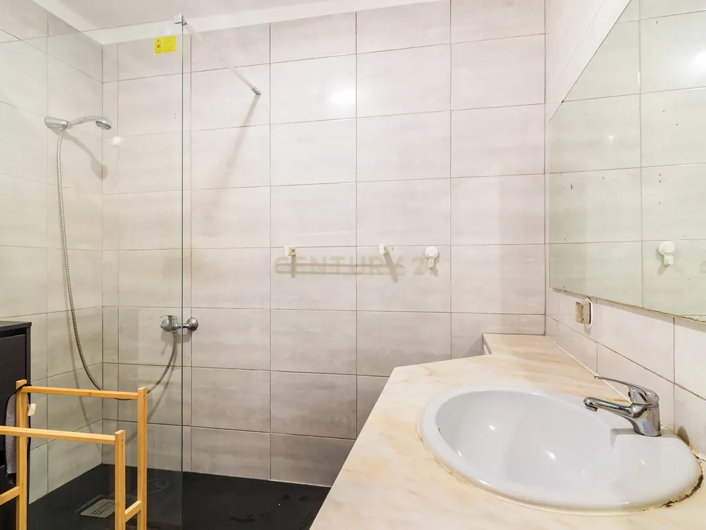 Apartamento T3+1 com varandas e terraço, junto ao Mercado da Vila, Cascais. Em Venda! - Image 15