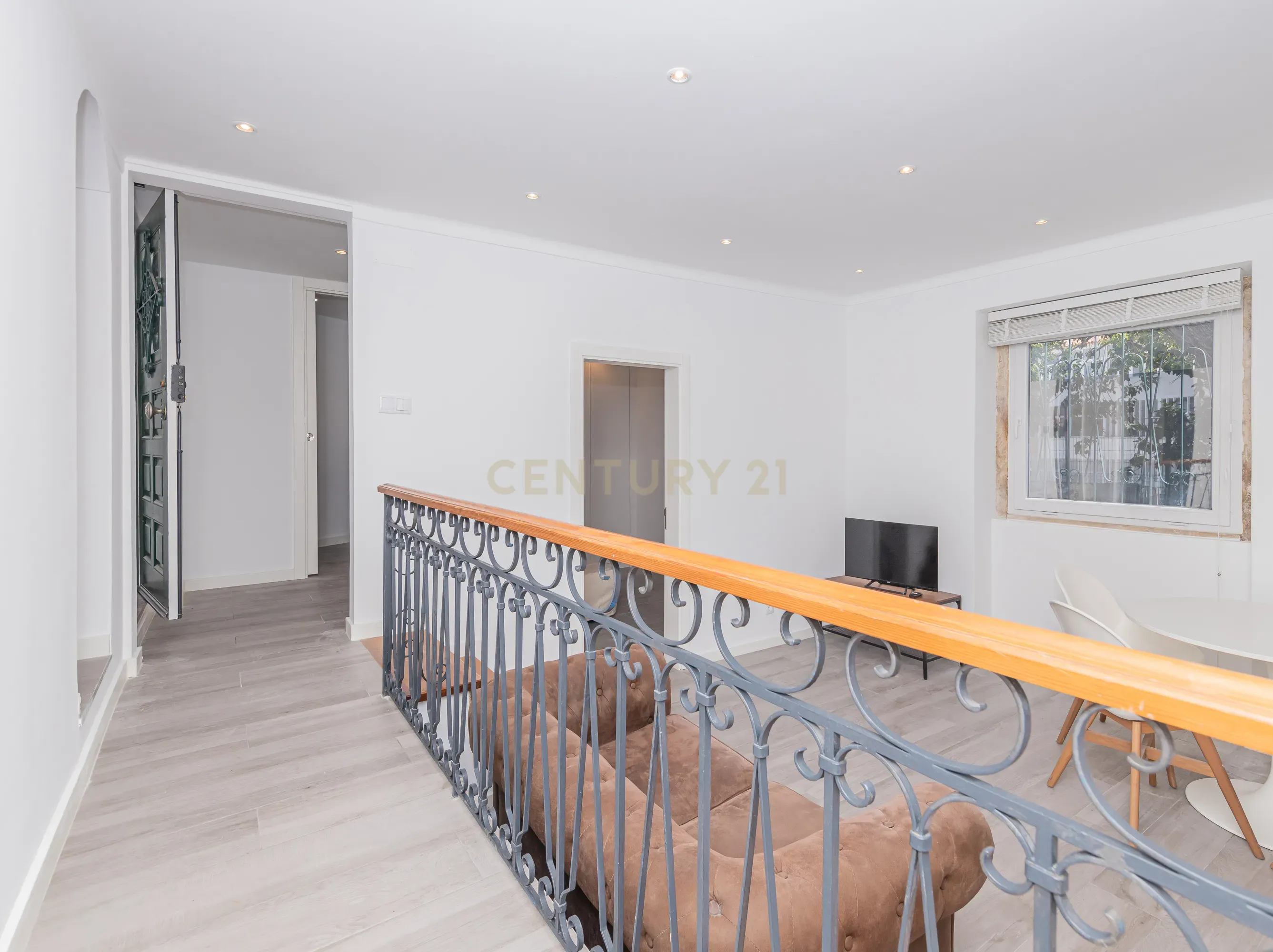 Fotografia 7 de Apartamento T3 em Paço de Arcos – Excelente Localização