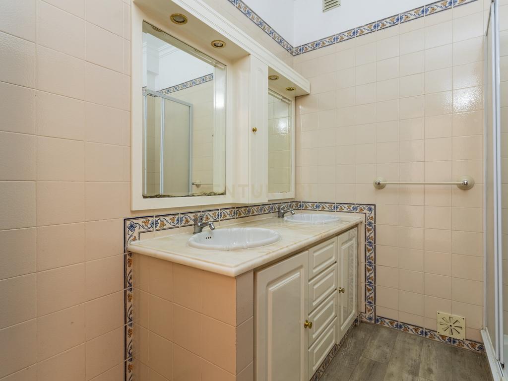 Espaçosa Moradia T3 em Azambuja, Lisboa - Image 6