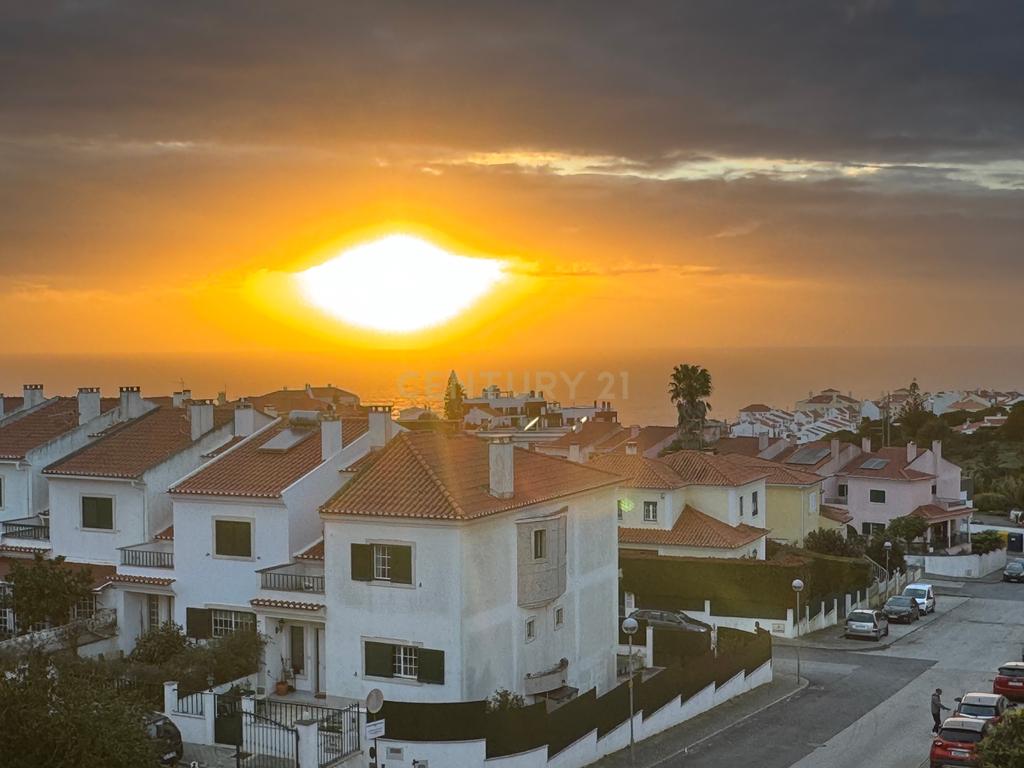 Apartamento Remodelado com Vista Mar na Ericeira, lugar de parqueamento - Image 2