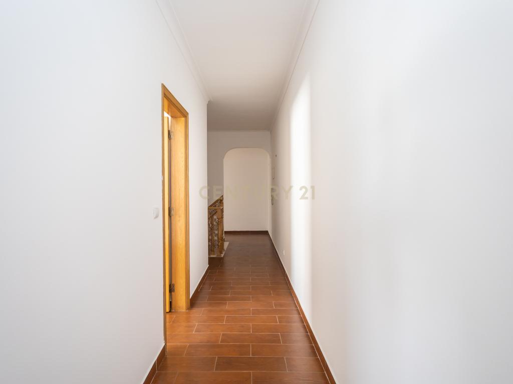 Moradia de 6 assoalhadas em lote de 500 m2 - Image 23