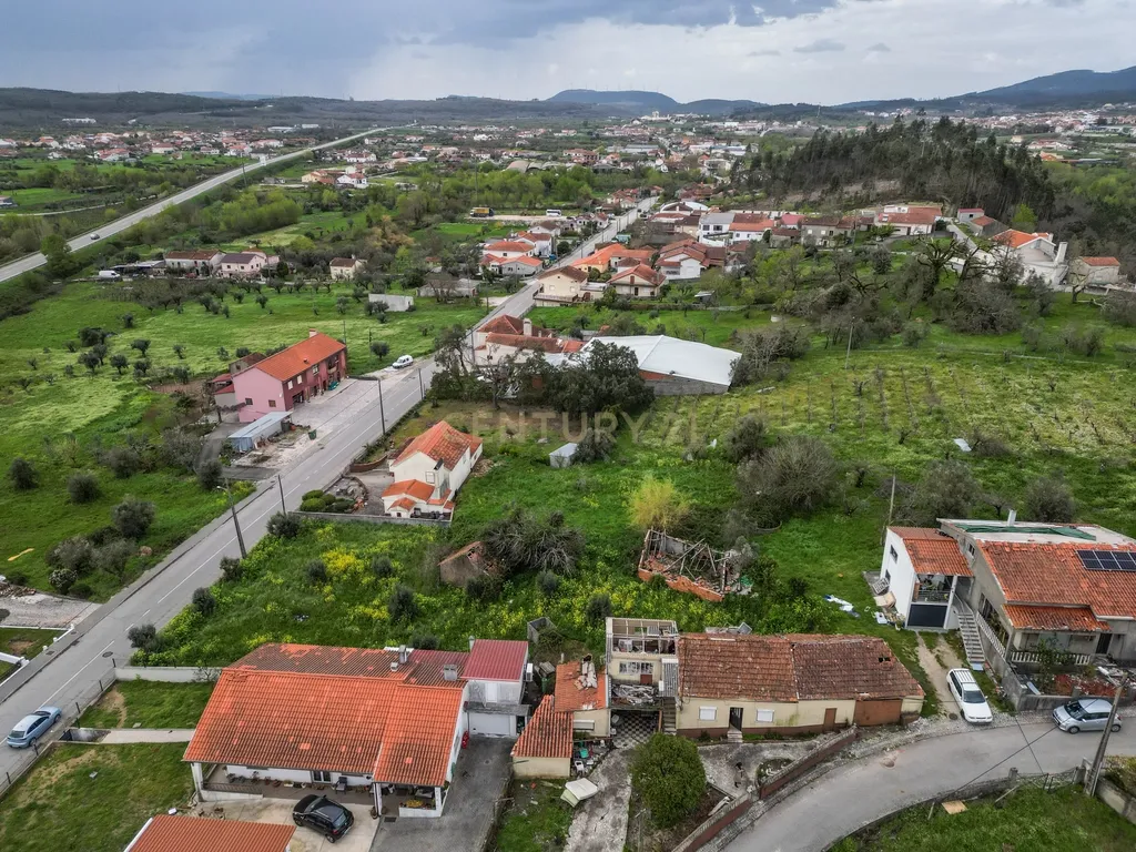 Moradia T4 com Garagem e Quintal em Chão de Couce – Oportunidade com Potencial em Ansião - Image 31