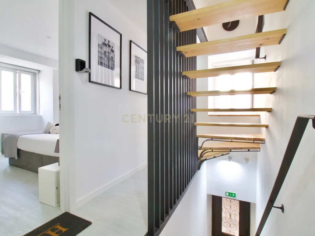 Apartamento Duplex em Alojamento Local - Almada - Image 6