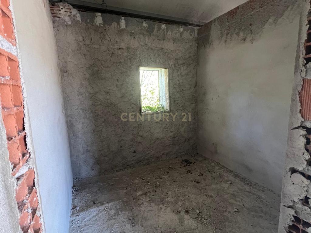Moradia Para Reconstrução | Estrada de Viavai Penela - Image 12