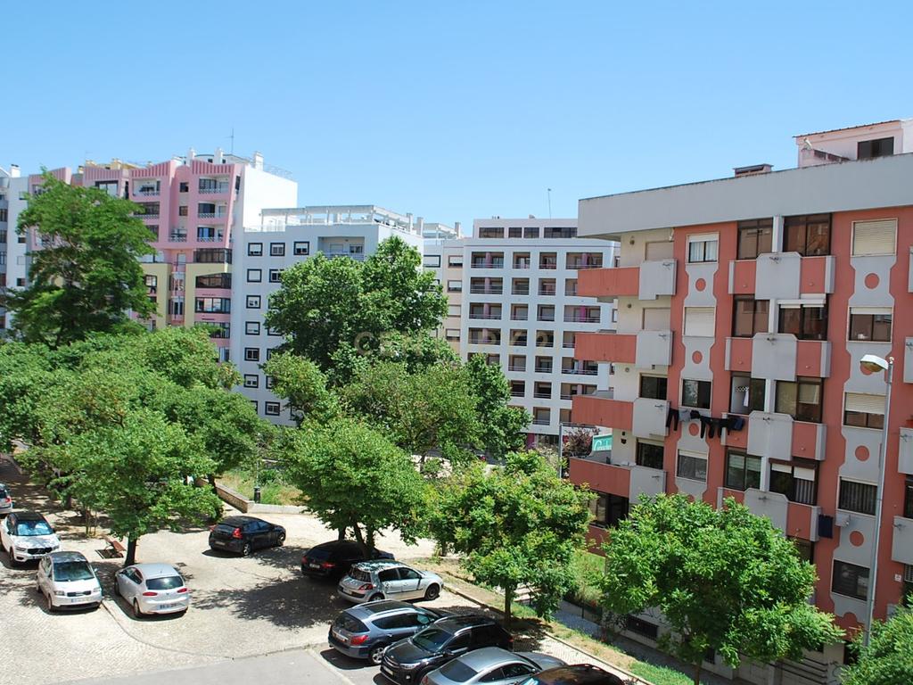 T3 com Áreas Generosas no Pragal – Almada - Image 28