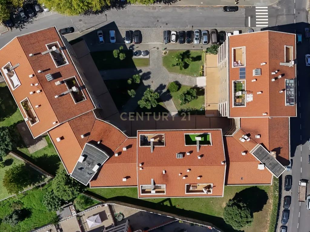 Apartamento T3 com Vista Panorâmica em Canidelo, Vila Nova de Gaia - Image 8