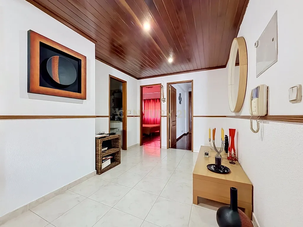Apartamento T2 em em Paio Pires com excelentes áreas, perto de todas as comodidades. - Image 7