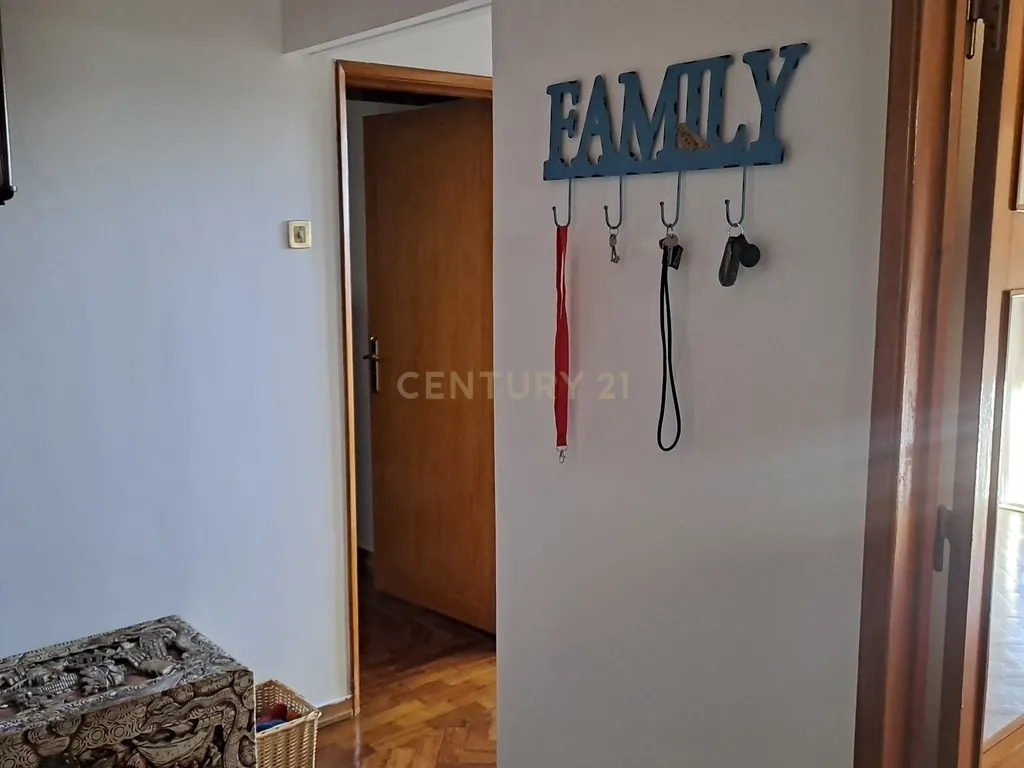 Apartamento T4 na Rua Gil Vicente - Parede - Image 8