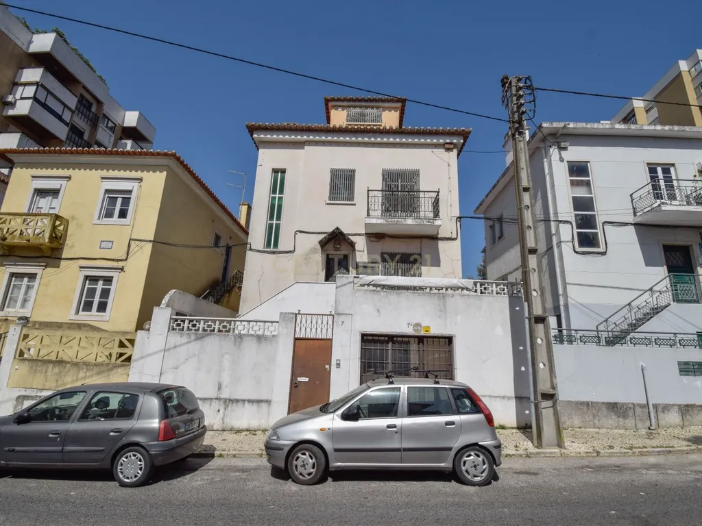 Fantástica Moradia em Carnide - Image 1