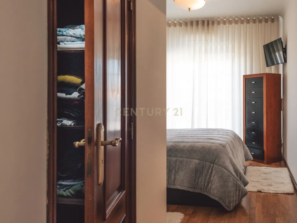 Moradia Isolada T4+2 com Piscina | Lazarim – Charneca da Caparica - Image 21