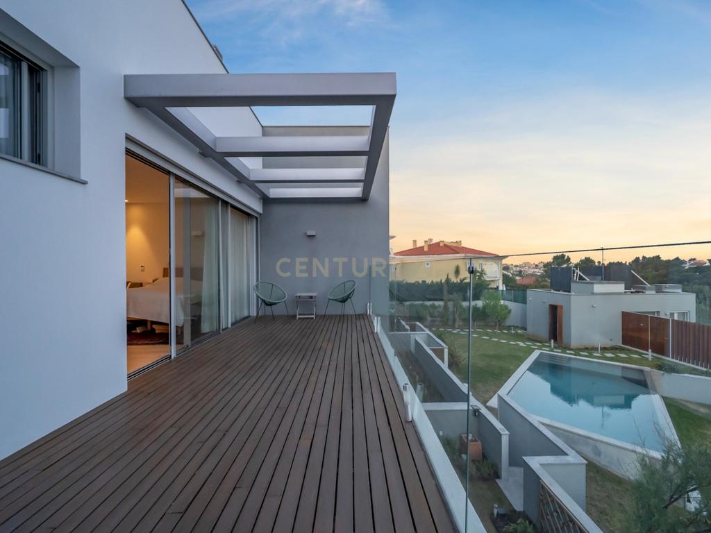 Moradia Nova com 5 quartos + 2 dentro de um condomínio localizado a apenas 5 minutos do Kings College Cascais - Image 18