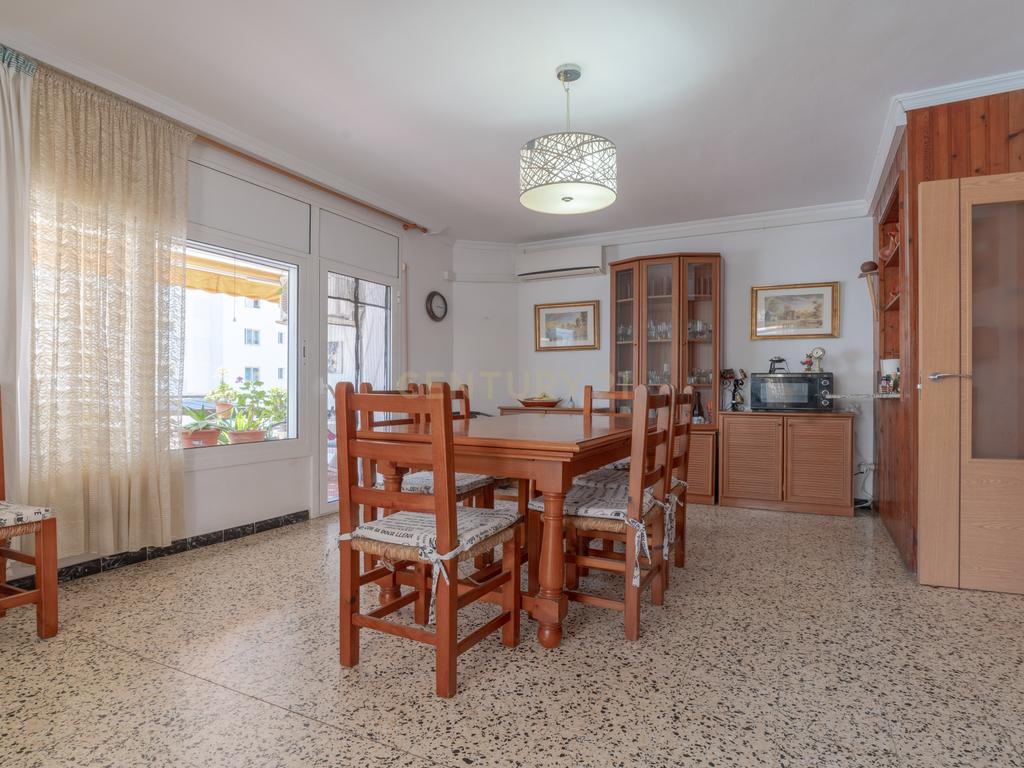 Oportunidade de Investimento em Salou – Apartamento com Licença Turística e Duas Varandas - Image 13