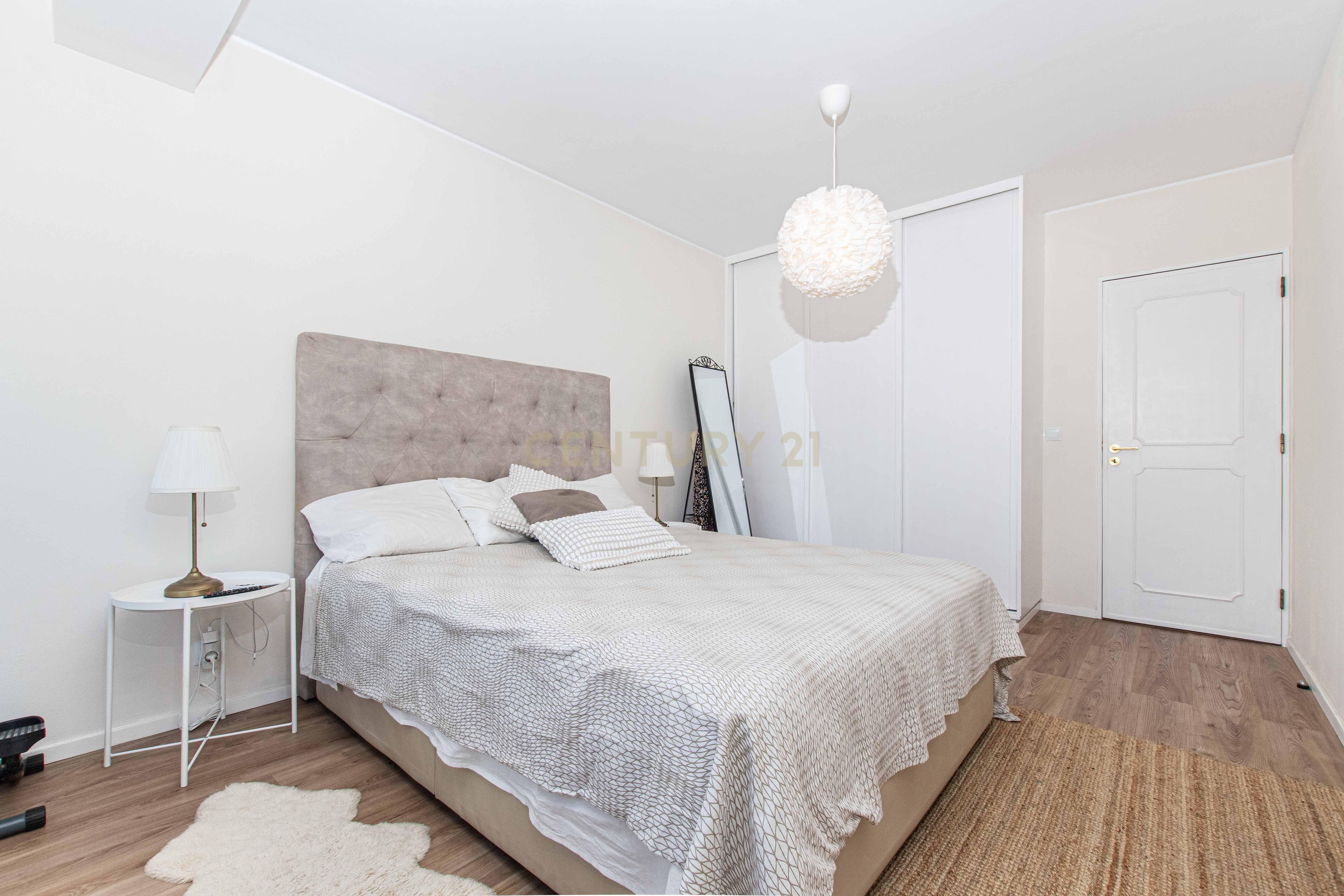 Fotografia 9 de Apartamento T2 Totalmente Remodelado | Acabamentos de Alto Padrão | Damaia