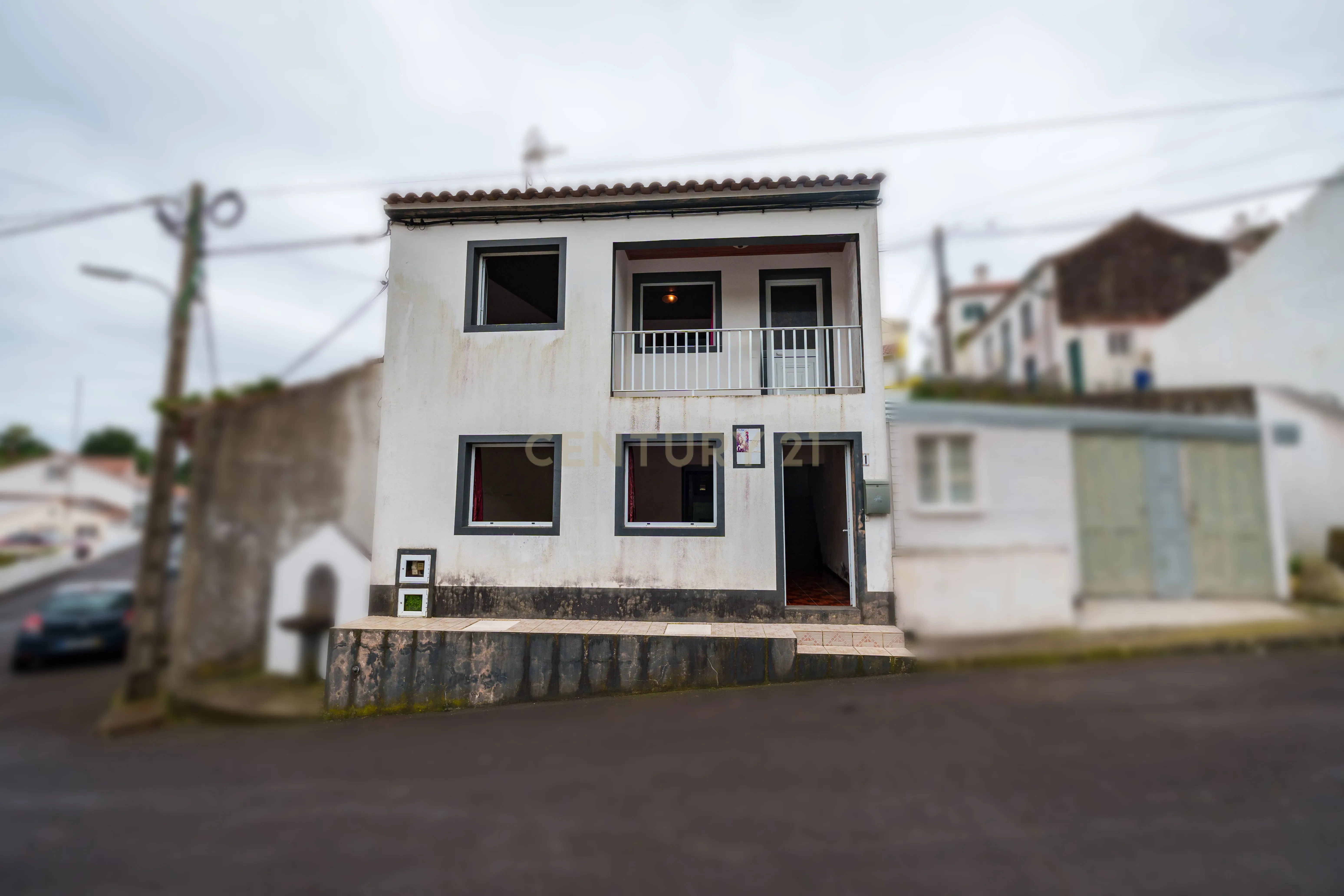 Fotografia 3 de Oportunidade Única: Moradia T2 no Centro da Vila do Nordeste 🔑🏠