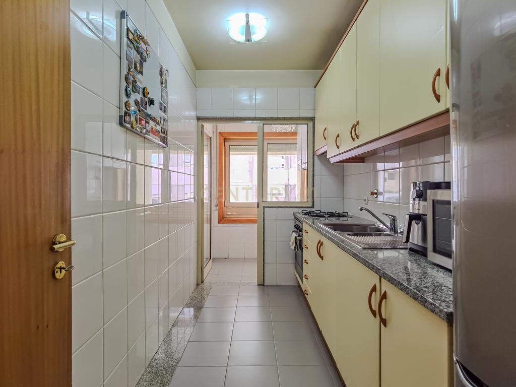 Apartamento T2 em Gondomar com Elevador e lugar de Garagem - 90m² - Image 8