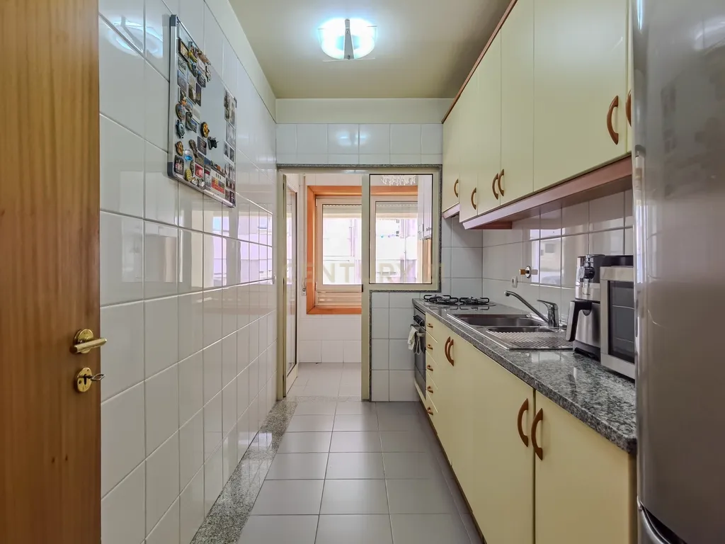 Apartamento T2 em Gondomar com Elevador e lugar de Garagem - 90m² - Image 8