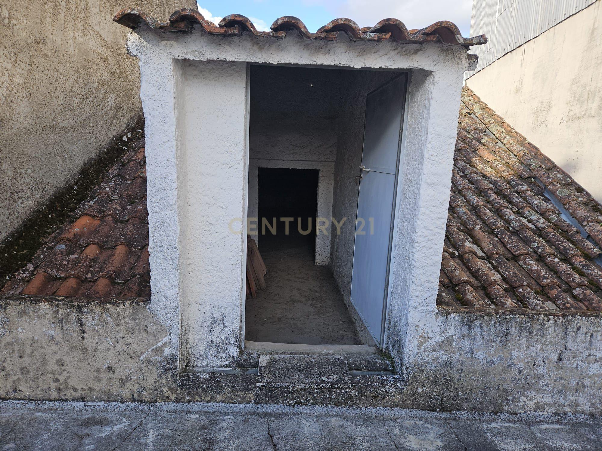 Moradia T2 Rés-do-Chão com Logradouro e Terraço – Alcains - Image 31