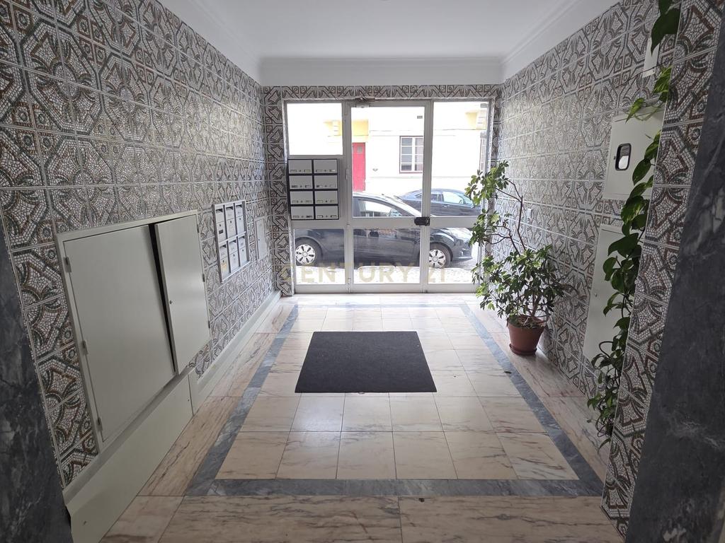 Arrendamento | T2 + Sótão | Montes Claros – Coimbra - Image 24