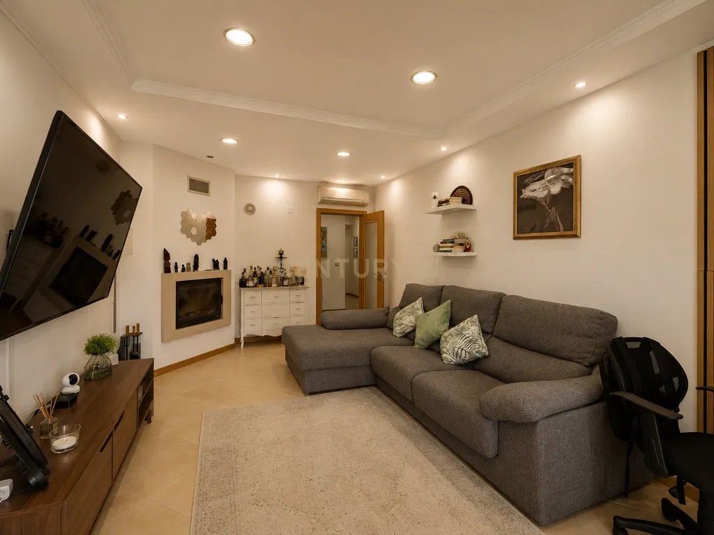 Moderno Apartamento T2 em Amora, Seixal - Image 2