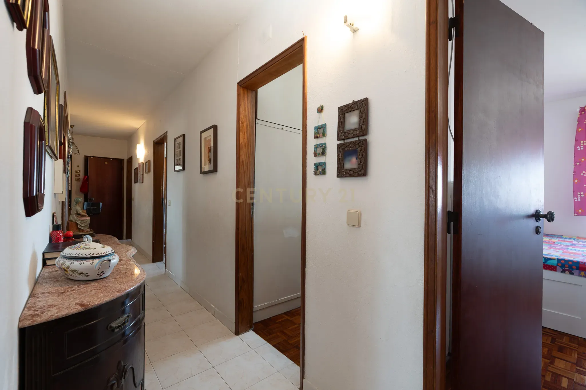 **Fantástico apartamento T4 com arrecadação*** - Image 25