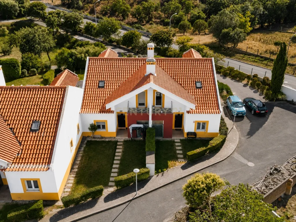 Moradia T4 com jardim e piscina em condomínio privado | São Francisco da Serra - Image 32