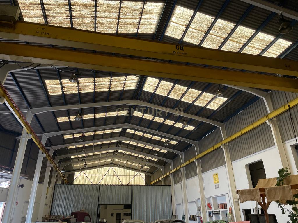 Edifício industrial para venda em Málaga - 878 m², escritórios, ponte rolante e vários acessos - Image 16