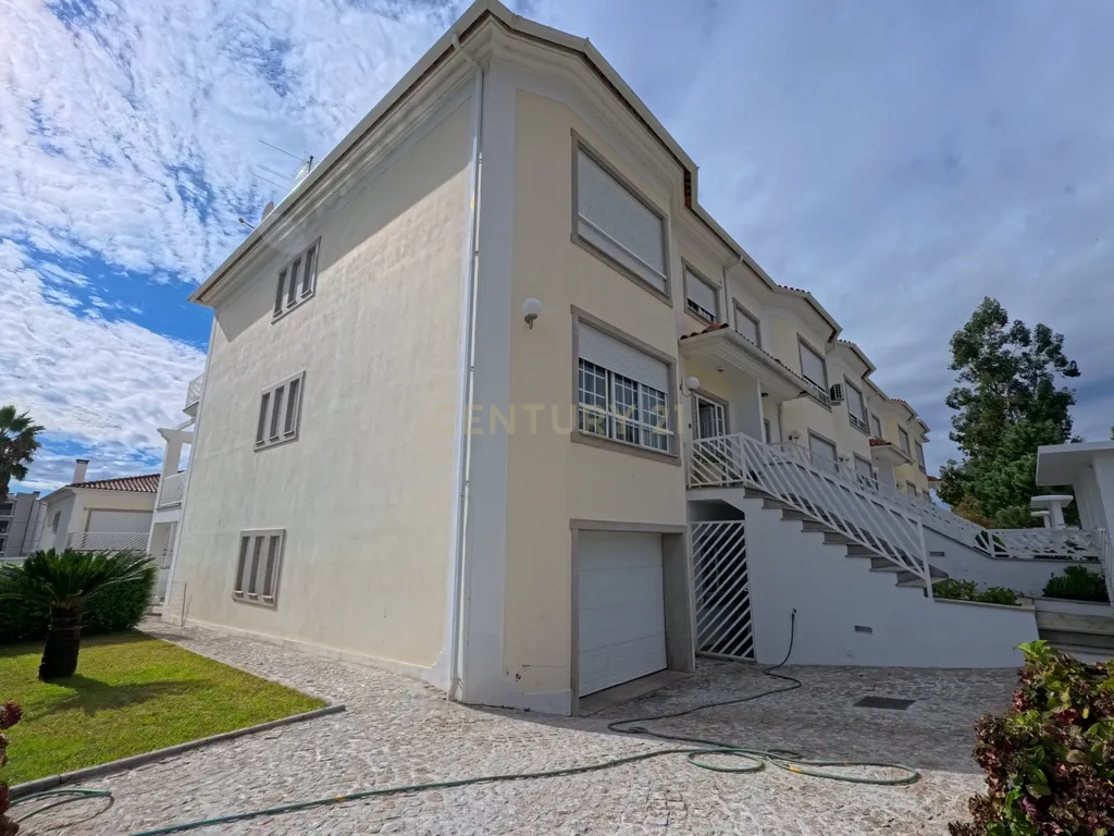 Moradia em banda próxima ao centro de Penalva do Castelo - Viseu - Image 3